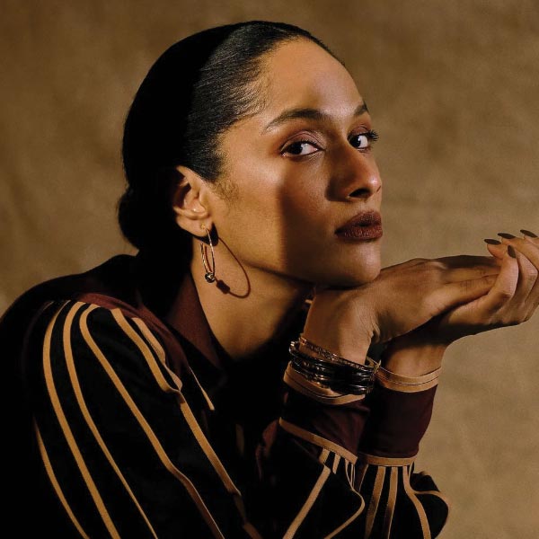 মাসাবার তুলনায় ছোট-বড় মিলিয়ে দু’পর্দায় বেশ পরিচিত সত্যদীপ। ২০১১ সালে রাজকুমার গুপ্তের ‘নো ওয়ান কিলড জেসিকা’-তে অভিষেকেই নজর কেড়েছিলেন। 