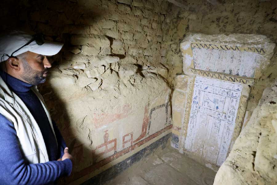 কিছু দিন আগেই মিশরের এক দল প্রত্নতত্ত্ববিদ কায়রোর নিকটবর্তী লাক্সর শহরে দাবি করেছিলেন যে, রোমান যুগের এক প্রাচীন শহরের সন্ধান পেয়েছেন তারা। সেই শহরই আজকের সাক্কারা কি না, তা অবশ্য এখনও স্পষ্ট নয়।