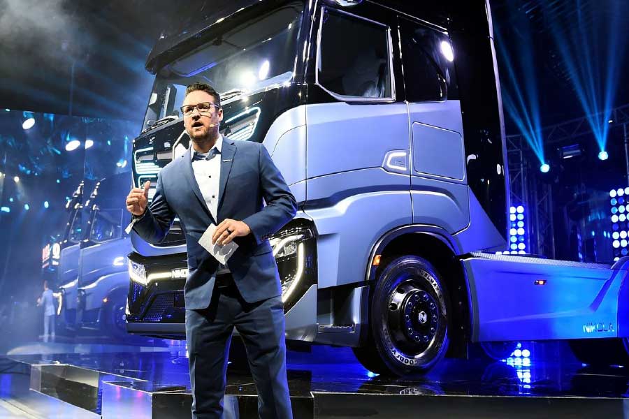 বিভিন্ন সংস্থার বিরুদ্ধে প্রতারণার অভিযোগ করে সরব হয়েছে হিন্ডেনবার্গ। তবে যে সংস্থার বিরুদ্ধে জালিয়াতির অভিযোগ করে সাফল্য পেয়েছিল হিন্ডেনবার্গ, তারা হল আমেরিকার বৈদ্যুতিক ট্রাক নির্মাণকারী সংস্থা নিকোলা কর্পোরেশন।