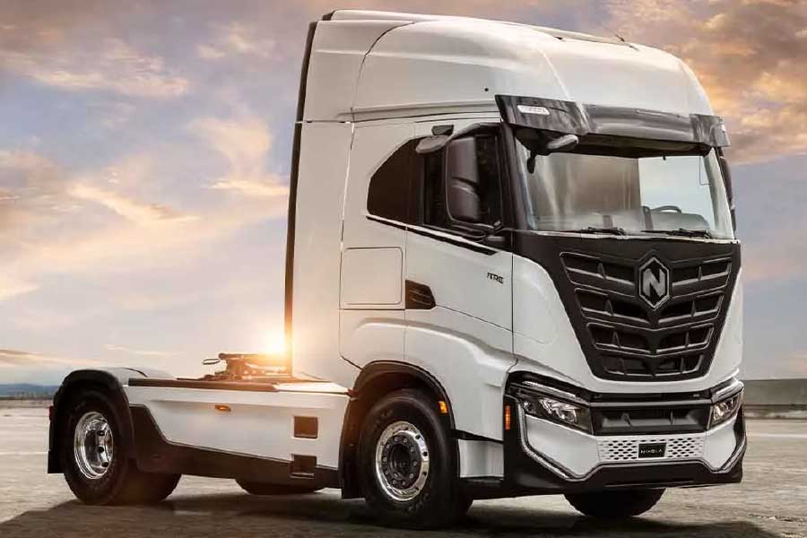 ২০২০ সালের সেপ্টেম্বর মাসে নিকোলার বিরুদ্ধে প্রতারণার অভিযোগ করেছিল হিন্ডেনবার্গ। তাদের অভিযোগ ছিল, প্রযুক্তিগত বিষয়ে বিনিয়োগকারীদের ঠকিয়েছে নিকোলা।