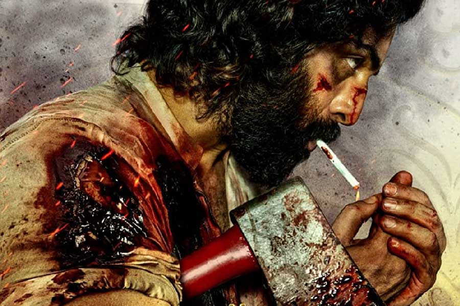 দক্ষিণী পরিচালক সন্দীপ রেড্ডি বঙ্গার ছবি ‘অ্যানিমাল’-এ অভিনয় করেছেন রণবীর।