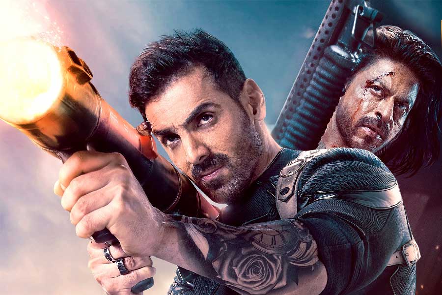 পাঠানের হাত ধরে ‘মৌসম’ সত্যিই বদলে দিয়েছে। ছবিমুক্তির ৩ দিনের মধ্যেই বক্স অফিসে ইতিহাস গড়েছে  সিদ্ধার্থ আনন্দের ছবি।