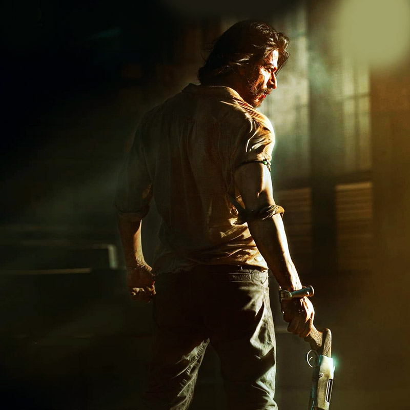 এখনও পর্যন্ত আর কোনও হিন্দি ছবির ক্ষেত্রে এত শো টাইম দেওয়া হয়নি। ‘পাঠান’ প্রথম হিন্দি ছবি যা এত বেশি সংখ্যক প্রেক্ষাগৃহে দেখানো হচ্ছে।