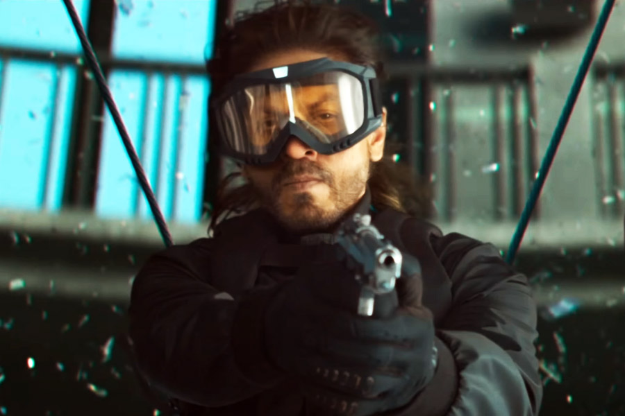 শাহরুখ খানের প্রথম ছবি যা মুক্তির প্রথম এবং দ্বিতীয় দিনে উপার্জনের দিক থেকে সর্বোচ্চ অঙ্ক ছুঁয়েছে।