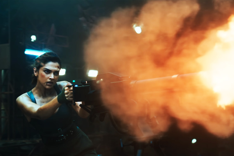 পরিচালক সিদ্ধার্থ আনন্দের কর্মজীবনেও অবদান রয়েছে ‘পাঠান’ ছবির। সিদ্ধার্থ আনন্দ এত হিন্দি ছবি পরিচালনা করেছেন কিন্তু ‘পাঠান’ তাঁর পরিচালিত প্রথম ছবি যা মুক্তির প্রথম দু’দিনে সর্বোচ্চ আয় করেছে।