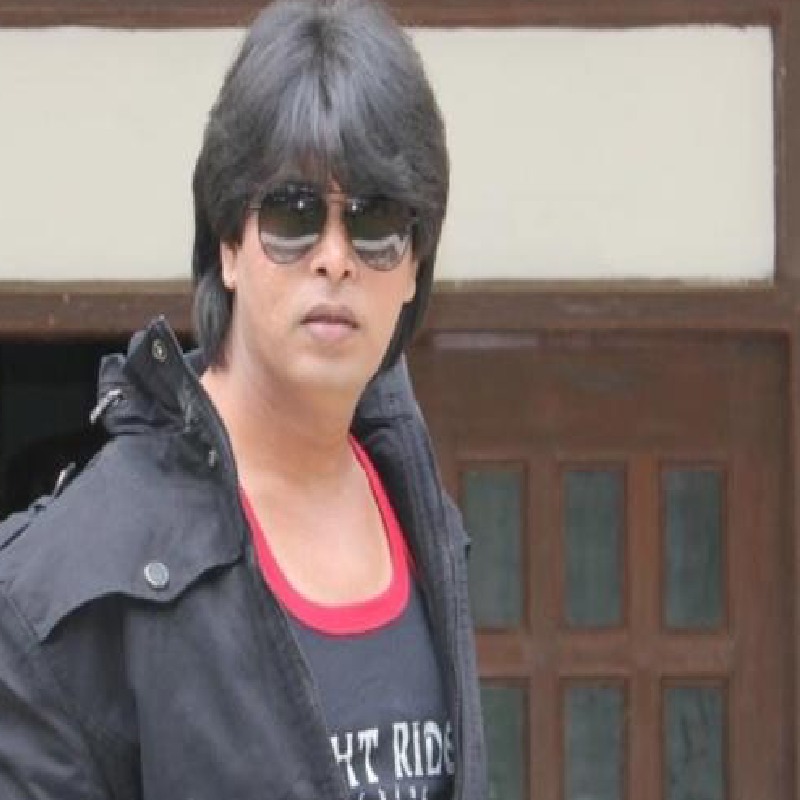 বিভিন্ন সময় বিভিন্ন ছবির শুটিংয়ে কোনও কারণে শাহরুখ নিজে উপস্থিত না হতে পারলে প্রশান্তের ডাক পড়ে। ‘পাঠান’-এর ঝুঁকিপূর্ণ অ্যাকশন দৃশ্যগুলিতেও শাহরুখের পরিবর্তে কাজ করেছেন তিনিই।