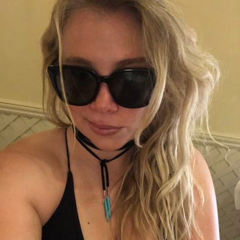 সিলিকন ভ্যালিতে সফল উদ্যোগপতি হিসাবে স্বল্প সময়েই নাম কুড়িয়েছিলেন এরিন। ১৯৮৬ সালে নিউ ইয়র্কের অতি সাধারণ পরিবারে জন্ম তাঁর। তবে ছোটবেলা থেকেই তাঁর ক্ষুরধার বুদ্ধিমত্তার প্রমাণ মিলেছিল। হাসিখুশি, ছটফটে এবং নানা উদ্ভাবনী চিন্তাভাবনা গিজগিজ করত এরিনের মনে।