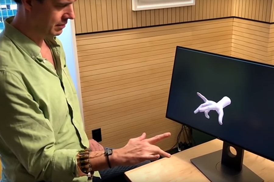 সিলিকন ভ্যালিতে বেশ শোরগোল ফেলে দিয়েছিল ‘কন্ট্রোল-ল্যাবস’। সংস্থার দাবি ছিল, তারা হাতে পড়ার এমন একটি ব্যান্ড তৈরি করার চেষ্টা করছে, যা দিয়ে মানুষের মন পড়ে ফেলা যাবে।