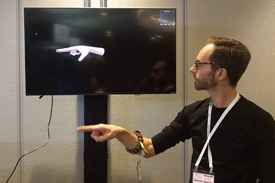 ‘কন্ট্রোল-ল্যাবস’-এর আনুষ্ঠানিক উদ্বোধনের দিন এরিনের দাবি ছিল, অদূর ভবিষ্যতে কম্পিউটারের সঙ্গে মস্তিষ্কের সংযোগ স্থাপনের স্বপ্নপূরণ করবে তাঁর সংস্থা। যার ফলে সকলেই ওই কম্পিউটারগুলিকে নিয়ন্ত্রণ করতে পারবেন।