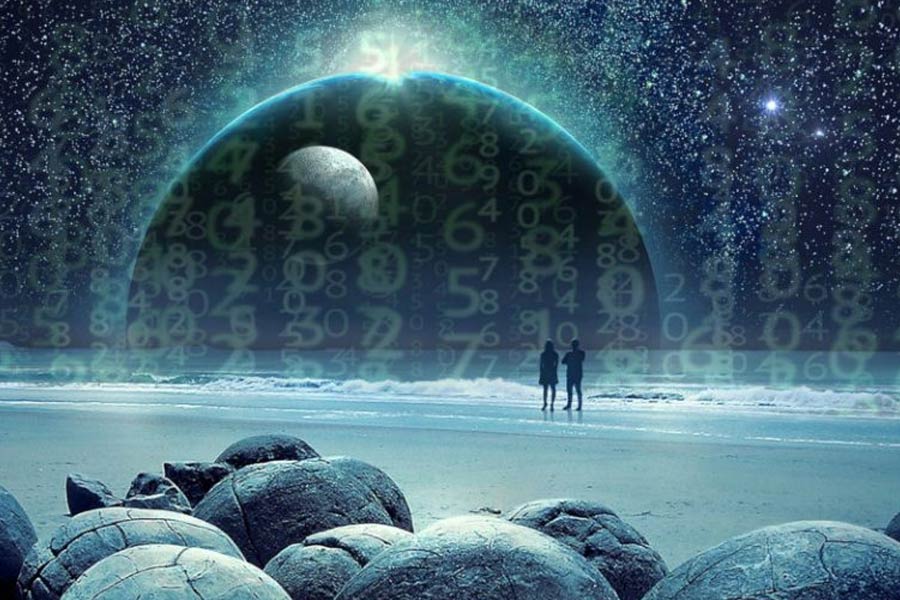 ‘সিম্যুলে়টেড রিয়্যালিটি’ নিয়ে কম বিতর্ক নেই।  যদিও বাস্তবে এর প্রয়োগও দেখা যায়। বিমানচালনা শিখতে গিয়ে হবু চালককে প্রথমেই আকাশে বিমান চালাতে হয় না। বরং ‘সিম্যুলে়টেড রিয়্যালিটি’র মাধ্যমে সেই পরিবেশ তৈরি করিয়ে মাটিতেই বিমানচালনার প্রশিক্ষণ পান তিনি। ২০১৩ সালে ‘সিমুলেশন হিপনোসিস’ করার প্রস্তাব করেছিলেন অক্সফোর্ড বিশ্ববিদ্যালয়ের অধ্যাপক নিক বসট্রম। নাসার পদার্থবিদ টমাস ক্যাম্পবেলও মনে করেন, বাস্তবের মতো অনুভব করছি আমরা। তবে এটাই বাস্তব নয়। এ নিয়ে অ্যালবার্ট আইনস্টাইনের উক্তি মনে করিয়ে দিয়েছেন তিনি। আইনস্টাইনের উক্তি ছিল, ‘‘বাস্তব নিছকই একটা বিভ্রম।’’