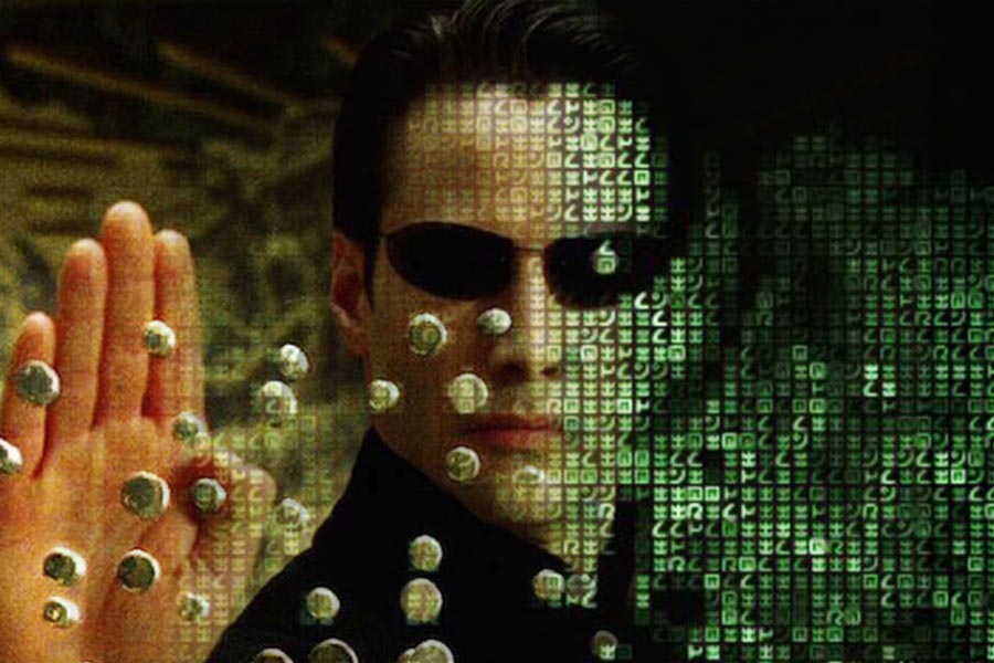 অনেকের যুক্তি, মনে করুন, জন্মের পর আমরা অর্থাৎ খেলোয়াড়েরা এক-একটি খেলায় ঢুকে পড়ি। প্রতিটি খেলোয়াড়ের ভূমিকা সে খেলায় ভিন্ন। মৃত্যুর পর আমাদের দেহ বিনষ্ট হলে ওই খেলায় অন্য খেলোয়াড় ঢুকে পড়়ে। তবে ওই মৃত খেলোয়াড়ের আত্মার মৃত্যু হয় না। সেটি যে কোনও খেলায় ঢুকতে পারে।