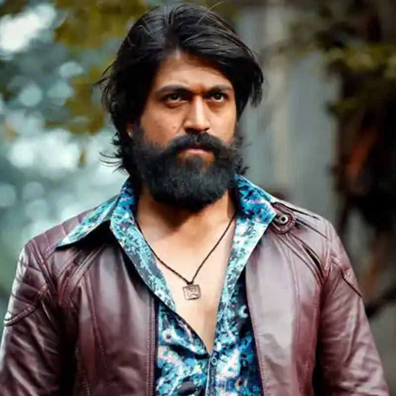 নিতেশ তিওয়ারির ছবিতে রাবণের ভূমিকায় দেখা যেতে পারে যশকে।