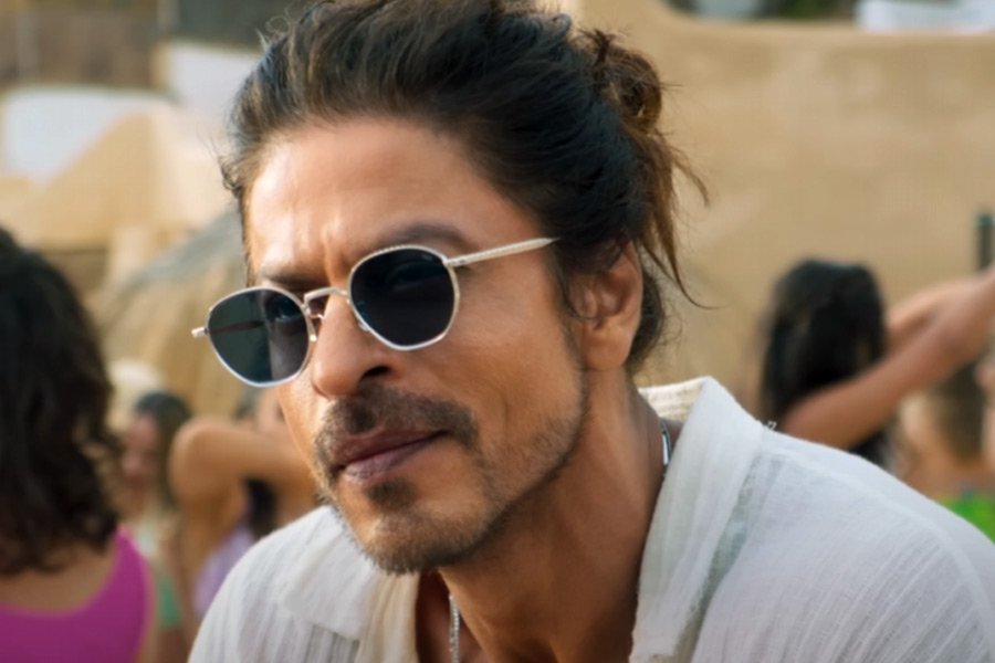 এই গান কোরিয়োগ্রাফের দায়িত্বে ছিলেন বৈভবী মার্চেন্ট।