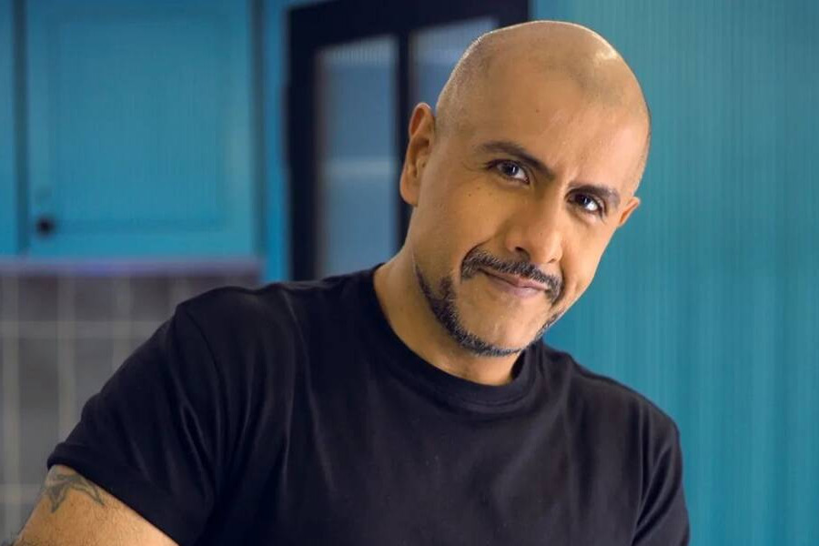 স্প্যানিশ ভাষায় গানের কথা লিখেছিলেন বিশাল দাদলানি।