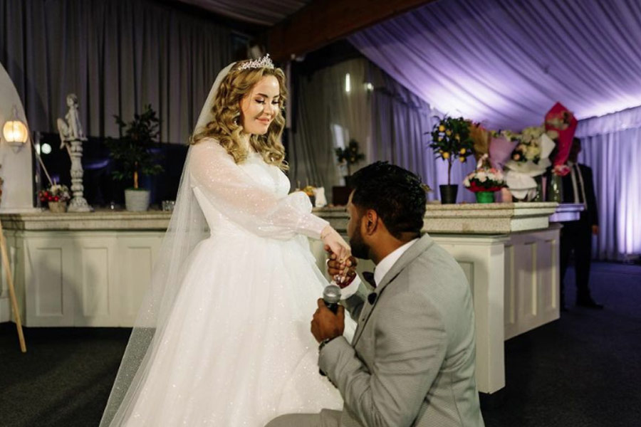 Picture of youtuber Mithilesh and his wife lisa 