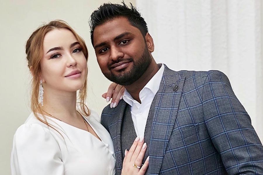 Picture of youtuber Mithilesh and his wife lisa 