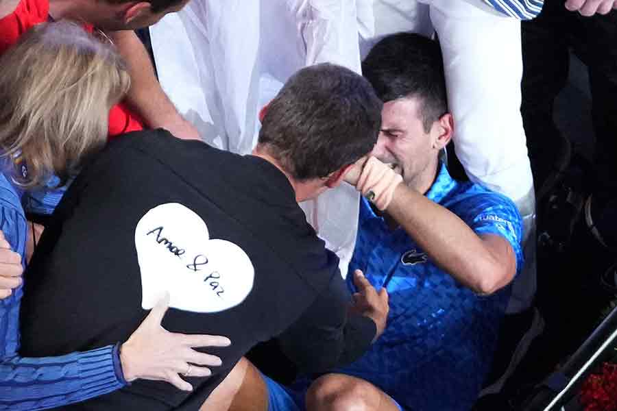 Novak Djokovic crying in gallery