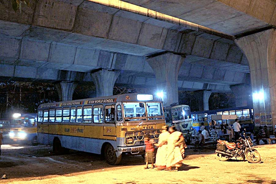 Picture of Private Buses in Kolkata 