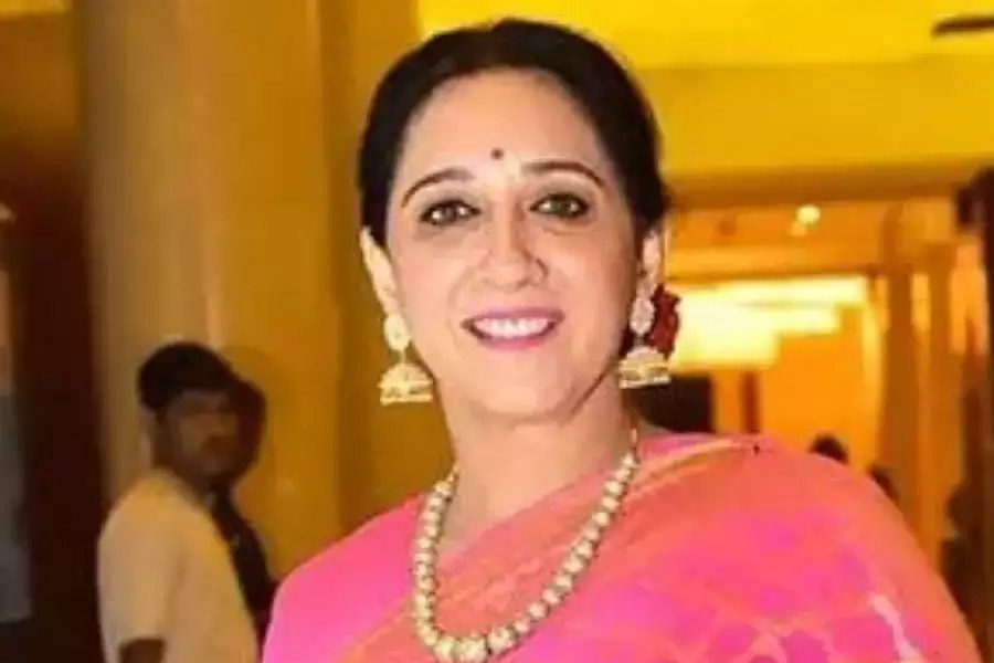 তবে বড় পর্দায় নিখাত এর আগেও কাজ করেছেন। ‘পাঠান’ ছবিতেই তাঁর প্রথম অভিনয় নয়। ২০১৯ সালে ‘ষাণ্ড কি আঁখ’ ছবিতে এক মহারানির চরিত্রে অভিনয় করে বড় পর্দায় হাতেখড়ি নিখাতের।