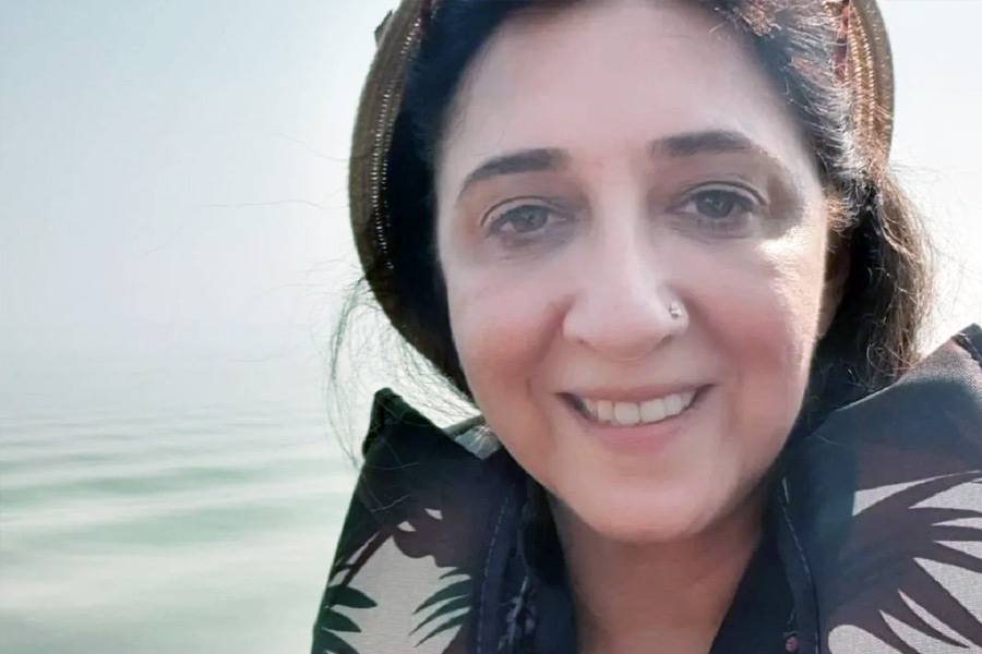 বেশ কিছু বিজ্ঞাপনেও অভিনয় করেছেন নিখাত। তার পর শিল্পপতি সন্তোষ হেগড়েকে বিয়ে করে সংসার নিয়ে ব্যস্ত হয়ে পড়েন তিনি।