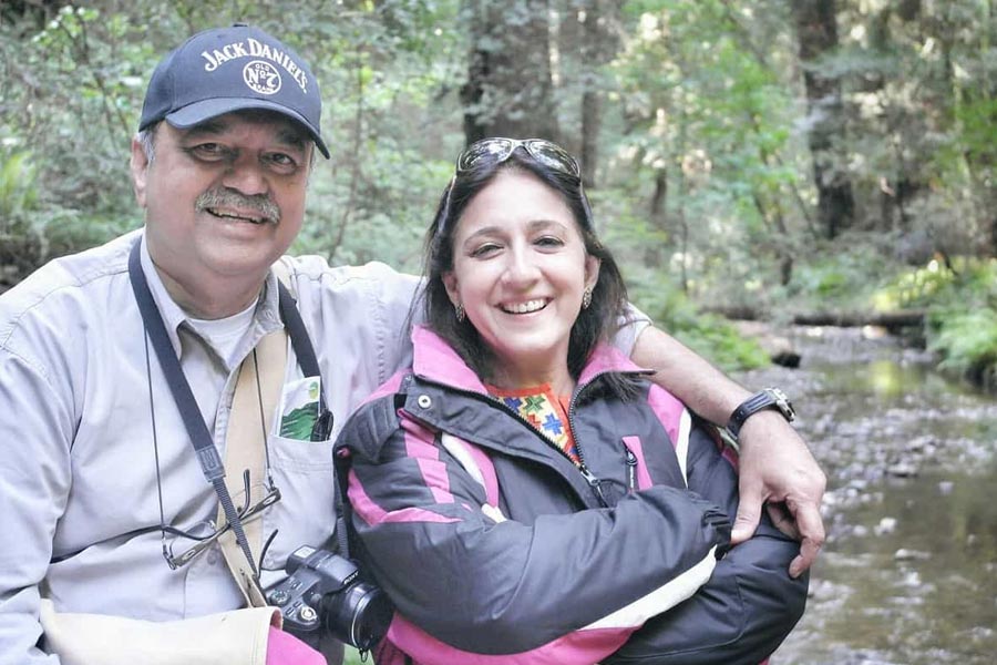 সন্তোষের কর্মসূত্রে প্রায় ১৪ বছর পুণেতে ছিলেন নিখাত। তার পর তিনি আবার মুম্বই ফিরে আসেন।