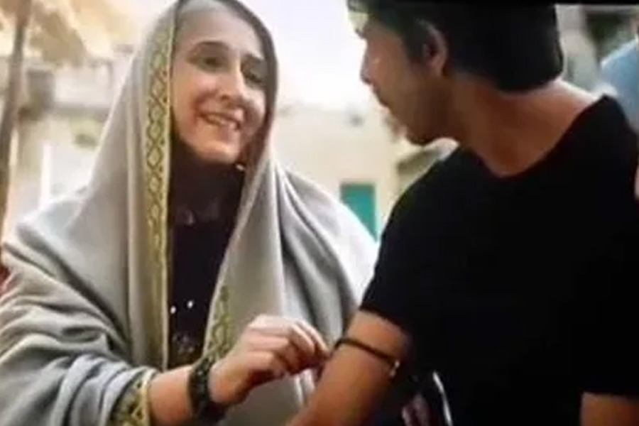 নিখাতের কন্যা শেহেরও অভিনয়ে নামবেন বলে শোনা যাচ্ছে। তবে আপাতত অভিনয়ের প্রশিক্ষণ শেষ হওয়ার অপেক্ষায় রয়েছেন শেহের।