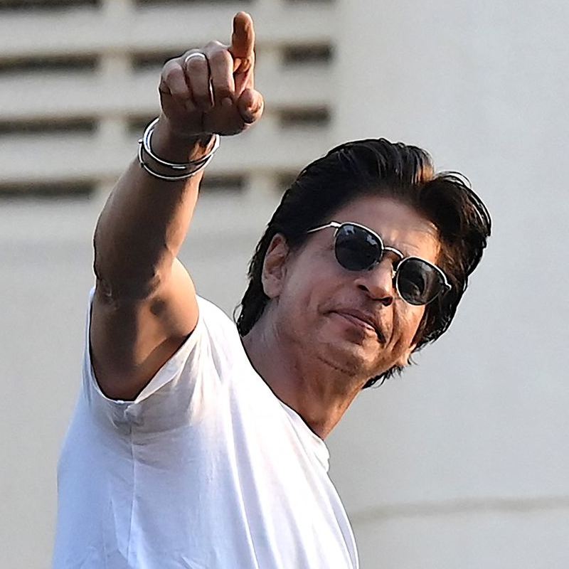 ছবিতে অজয় রাঠোরের চরিত্রে অভিনয়ের জন্য প্রথমে শাহরুখ খানকে বেছে নিয়েছিলেন রাকেশ। কিন্তু শাহরুখ এই ছবিতে অভিনয় করতে রাজি হননি।