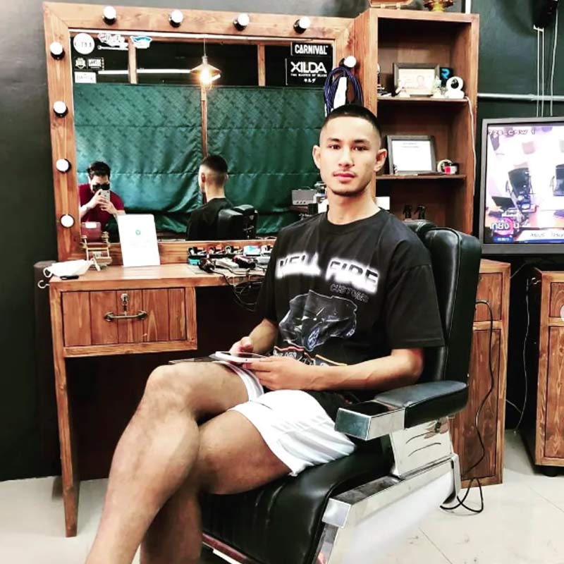 Faiq Jefri Bolkiah joined c.s maritimo also.