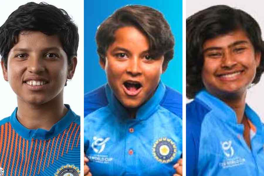 Richa Ghosh, Hrishita Bose and Titas Sadhu the world cup winners