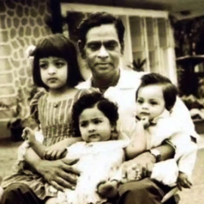 Image of Shah Rukh Khan's family