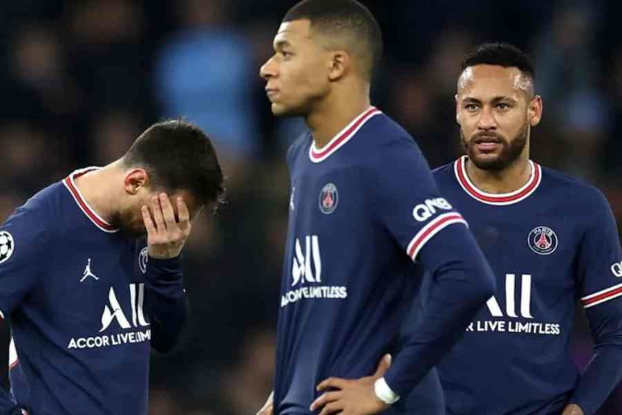Lionel Messi, Kylian Mbappe and Neymar after team\'s defeat against Raims