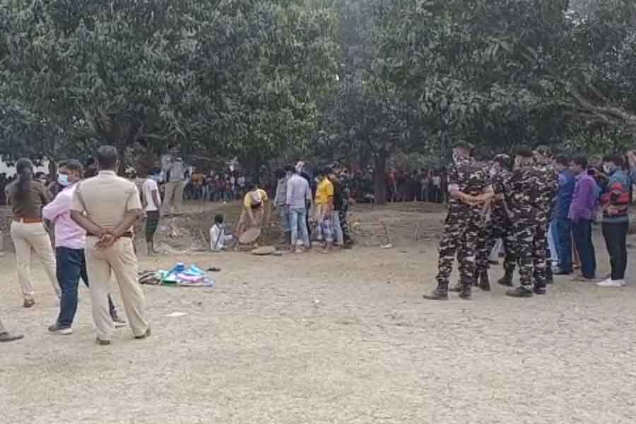Dead body of an woman exhumed in Suti