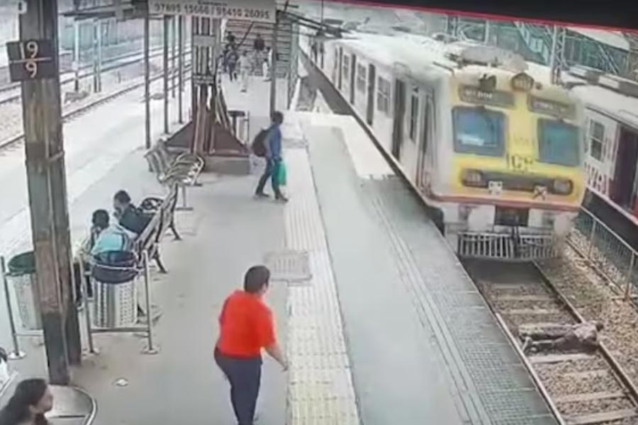 Railway official jumped in front of train