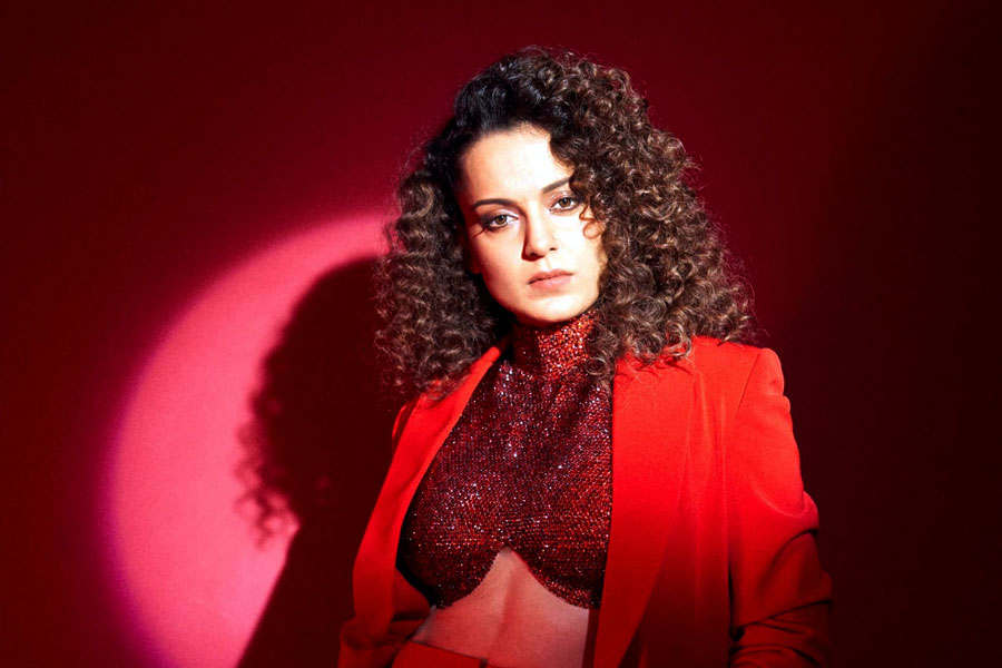 তবে কঙ্গনা জানিয়েছেন যে, দেশে বিভাজন থাকবেই। অভিন্ন দেওয়ানি বিধি থাকলে দেশে এই বিভাজন আর থাকবে না বলে মন্তব্য করেন কঙ্গনা। সঙ্গে অভিন্ন দেওয়ানি বিধি চালুর জন্য প্রধানমন্ত্রীর কাছে আর্জি জানানোর প্রস্তাবও দিয়েছেন অভিনেত্রী।