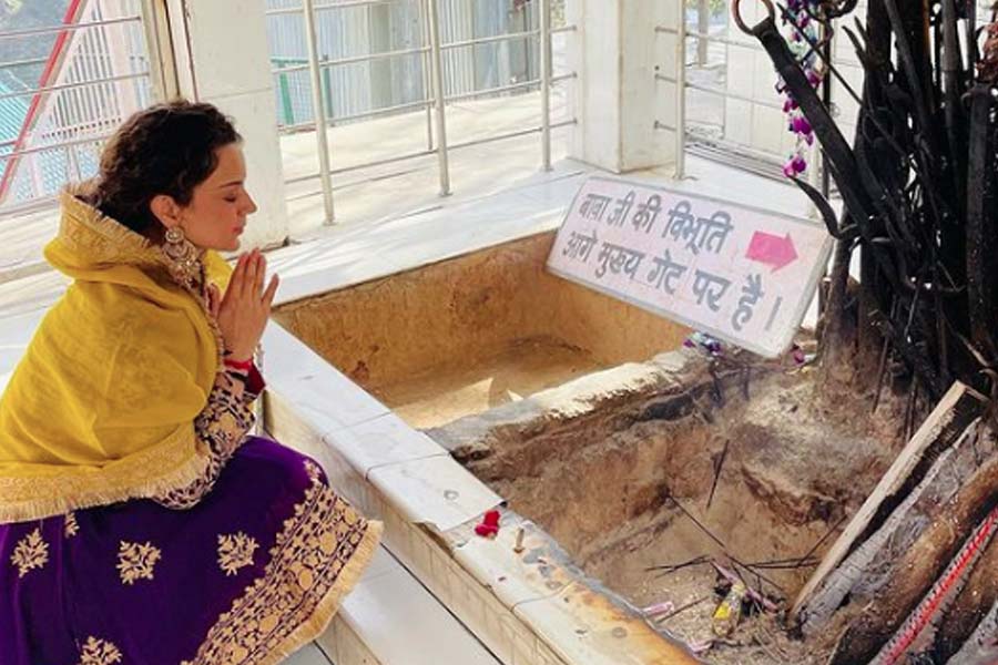 কঙ্গনার দাবি, তিনি এমন ছবি বানিয়েছেন, যে ছবিতে ভারতীয় সংবিধানকে উদ্‌যাপন করা হবে। এই ধরনের ছবির জন্য সম্পত্তি বন্ধক রাখতেও রাজি অভিনেত্রী। 