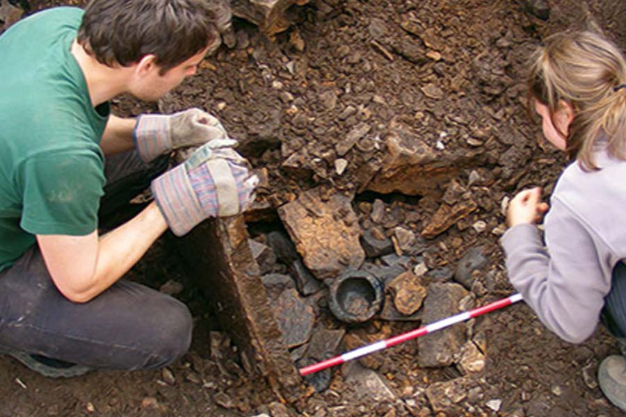 Archaeologists found 3,000 Years Old Bronze Sword in Germany which is still shining