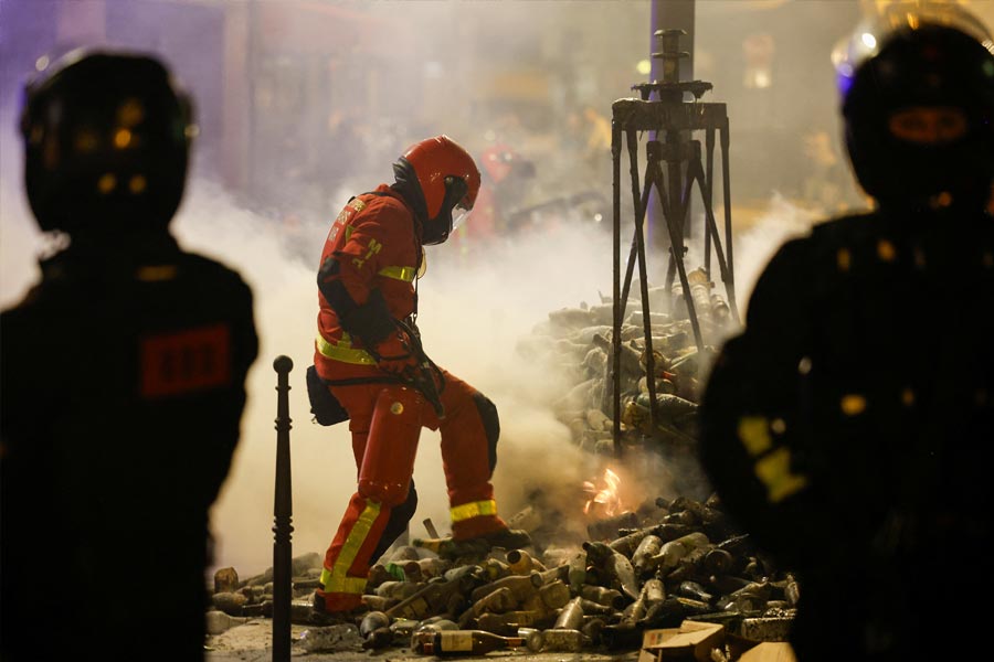 Why riot is happening in France and why government is blaming social medias for that