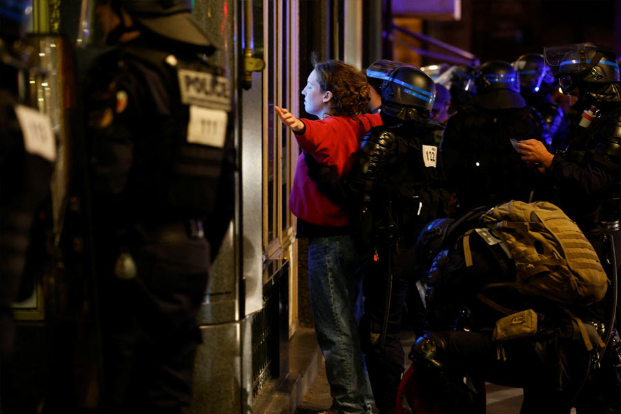 Why riot is happening in France and why government is blaming social medias for that