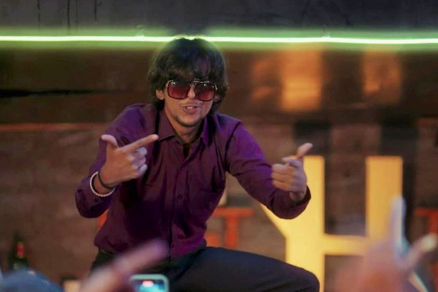 বিহারের স্কুলে পড়ার সময় থেকেই মেধাবী ছাত্র হিসাবে পরিচিতি ছিল তাঁর। দ্বাদশের বার্ষিক পরীক্ষার আগে থেকেই জয়েন্টের বেড়া পেরোতে কঠোর অনুশীলন শুরু করে দিয়েছিলেন রঞ্জন।