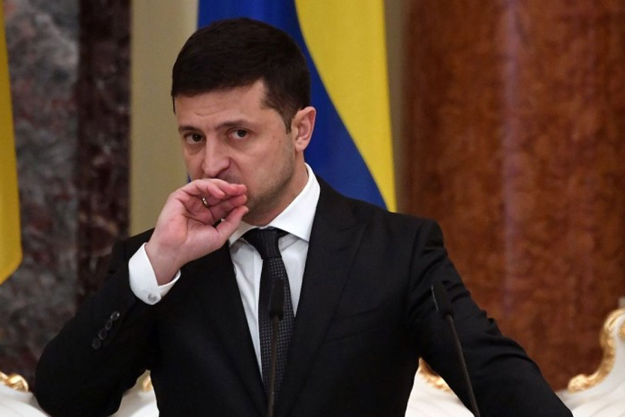 জুনের শেষে পেন্সের ওই সফরের উল্লেখ করে শনিবার সংবাদমাধ্যমে জ়েলেনস্কি জানিয়েছেন, আমেরিকার এবং রিপাবলিকান, এই দ্বিমুখী সমর্থন পেয়েছে ইউক্রেন।