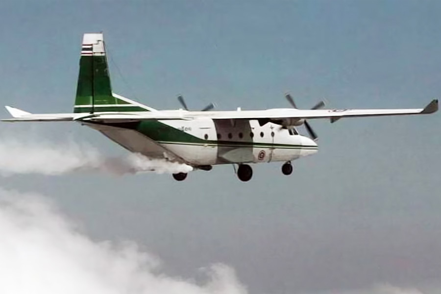 কৃত্রিম বৃষ্টির জন্য ২৮ জুন, বুধবার নিজেদের ক্যাম্পাসে একটি পরীক্ষা করে আইআইটি কানপুর। তাতে  সাফল্যও আসে। বুধবার ক্যাম্পাস থেকে ৫,০০০ ফুট উঁচুতে বিমান উড়িয়ে মেঘের উপর রাসায়নিক ছড়িয়ে দেওয়া হয়েছে। যাতে মেঘের স্তরকে আরও ঘন করা যায়। যা বৃষ্টি আনতে অনুঘটকের কাজ করবে।