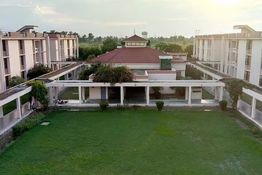 প্রতি বর্গ কিলোমিটারে ১০ লক্ষ ৩০ হাজার টাকা পারিশ্রমিকে চিনের গবেষকেরা সে প্রকল্পে কাজ করতে চেয়েছিলেন। তবে উত্তরপ্রদেশ সরকারকে প্রকল্পের খুঁটিনাটি জানাতে নারাজ ছিলেন তাঁরা। শেষমেশ প্রকল্পটি বাস্তবায়িত হয়নি। এর পর আইআইটি কানপুরের দ্বারস্থ হয় সরকার।