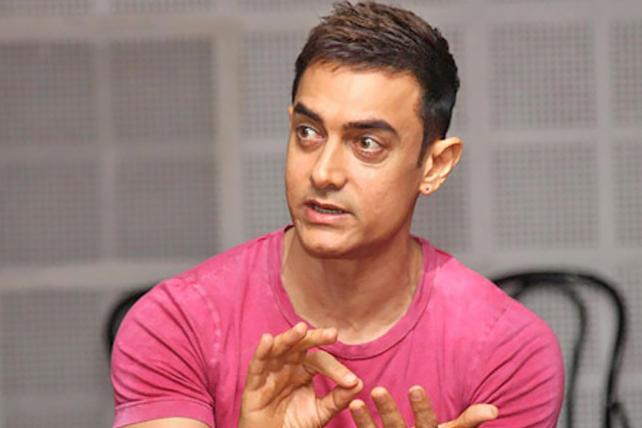 Bollywood actor Shah Rukh Khan rejected four films those made Aamir Khan's career