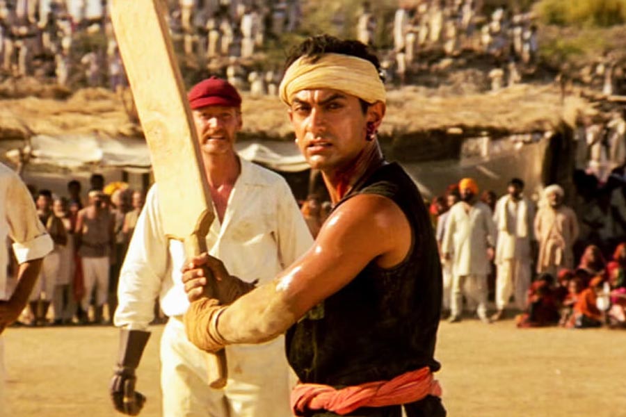 Bollywood actor Shah Rukh Khan rejected four films those made Aamir Khan's career