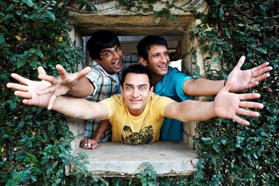 Bollywood actor Shah Rukh Khan rejected four films those made Aamir Khan's career