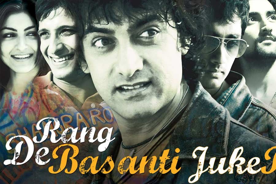 Bollywood actor Shah Rukh Khan rejected four films those made Aamir Khan's career