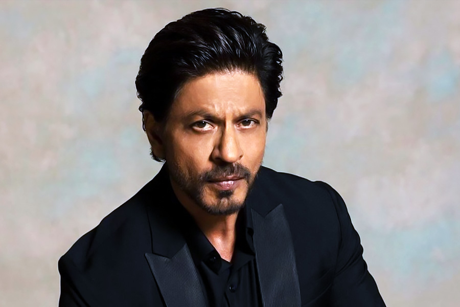 Shah Rukh Khan loses his cool when asked about corporate booking of Jawan, slams a fan for asking the question in Ask SRK session