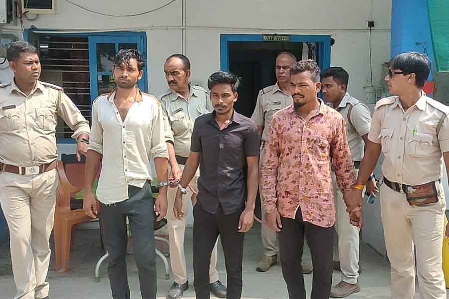 Police arrested three men with arms from Asansol