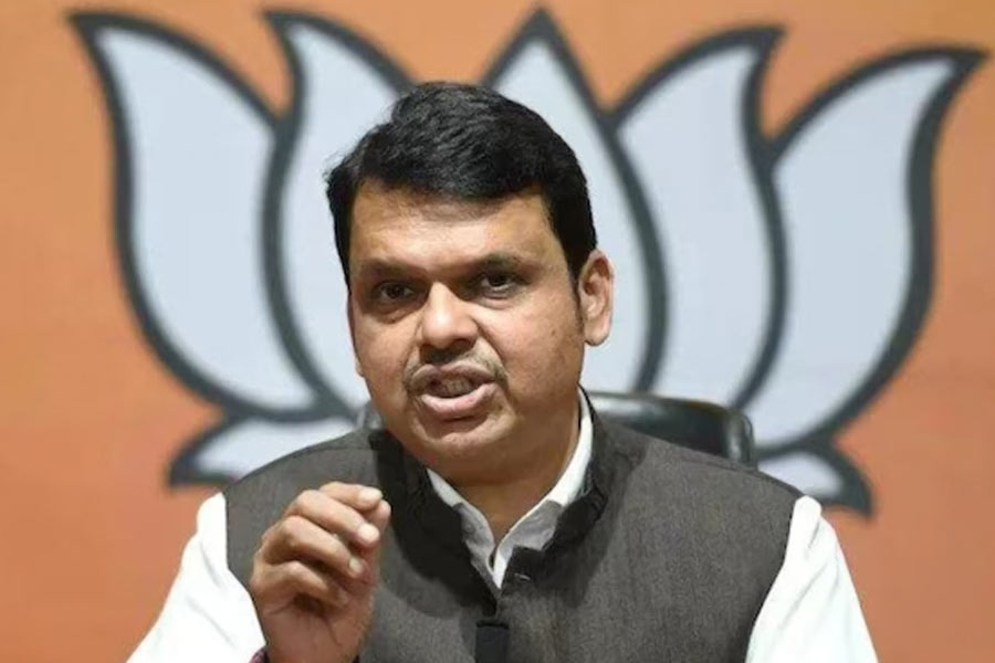 image of devendra fadnabis 