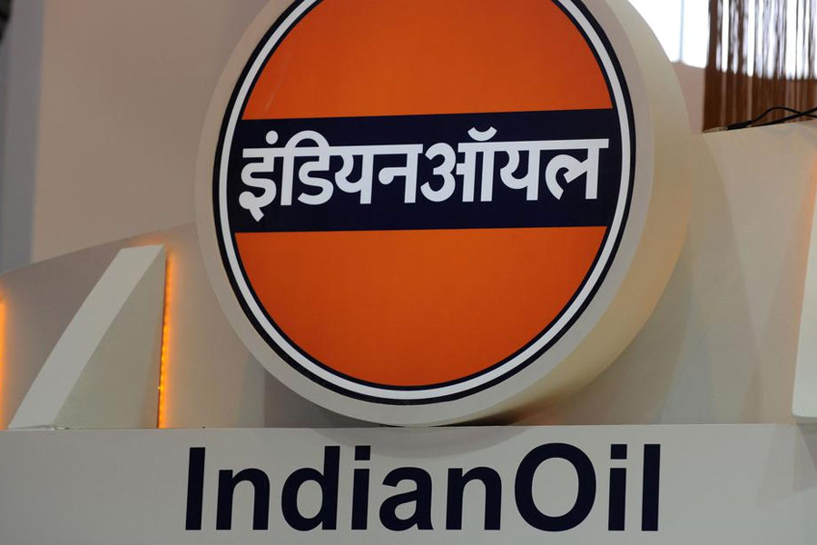 গত মার্চে রয়টার্সের প্রতিবেদনেই বলা হয়েছিল, রাশিয়া থেকে তেল আমদানিতে চিনা মুদ্রার ব্যবহারের বিরোধিতা করেছে ভারত। ইন্ডিয়ান অয়েলের মতো সংস্থার সাম্প্রতিক পদক্ষেপে ভারতের সেই দৃষ্টিভঙ্গিতে বদল আসছে কি না, তা স্পষ্ট নয়। 